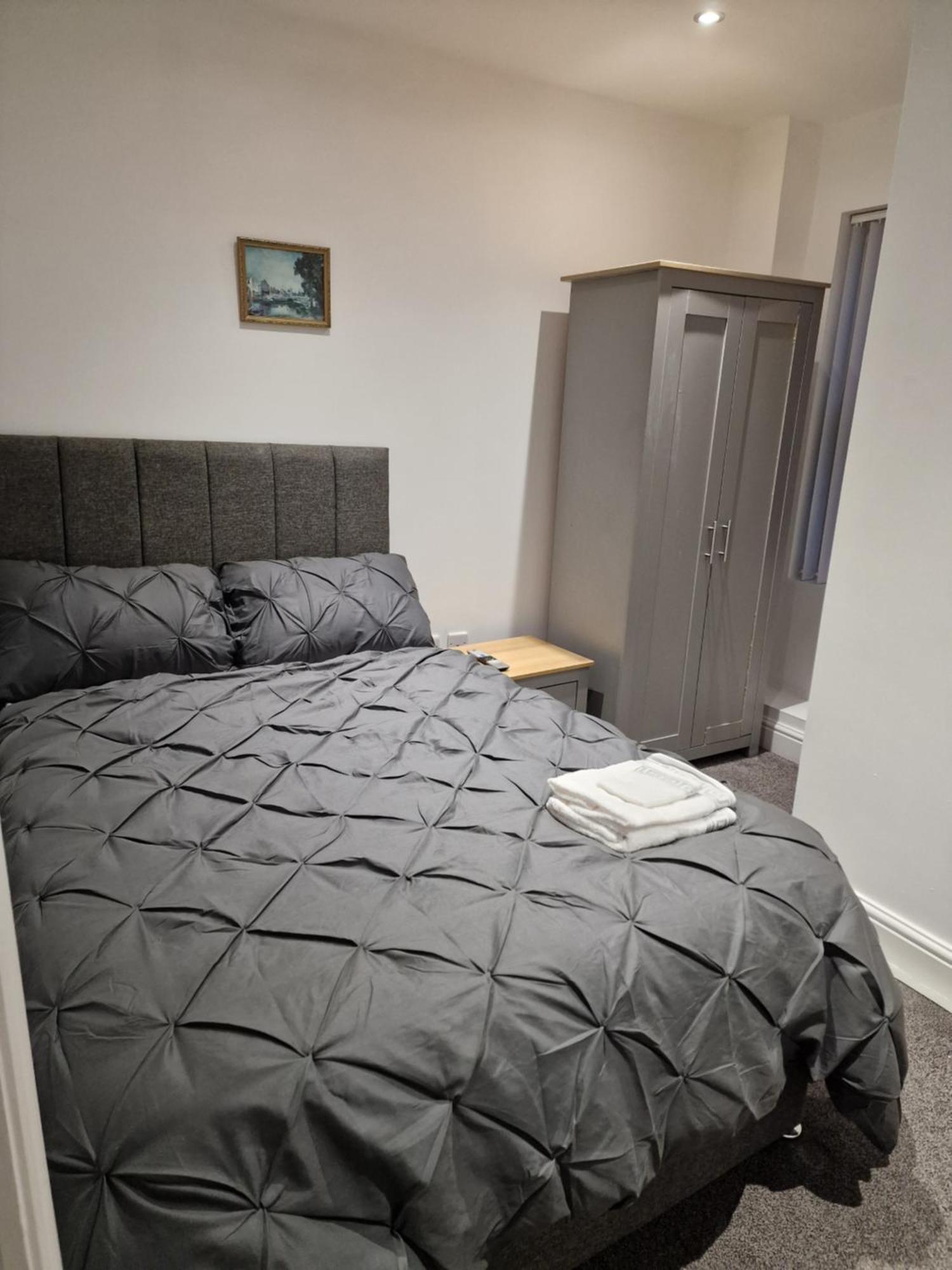 Spacious Double Bedroom * Liverpool