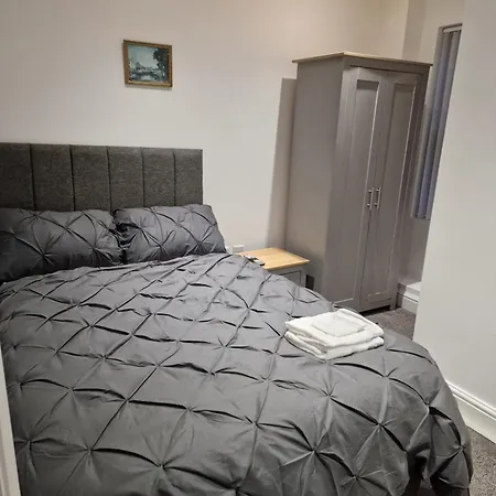 Spacious Double Bedroom Liverpool Exterior photo