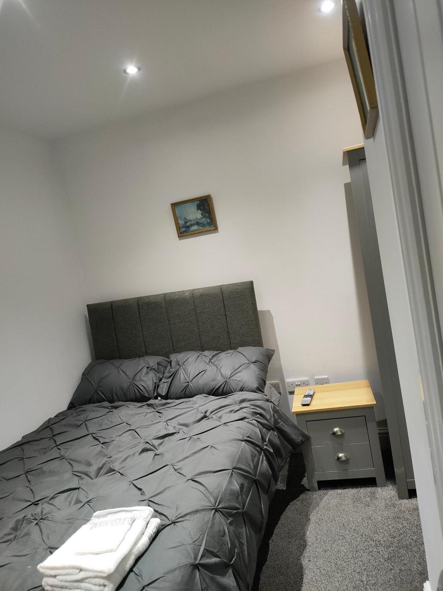Spacious Double Bedroom Apartment