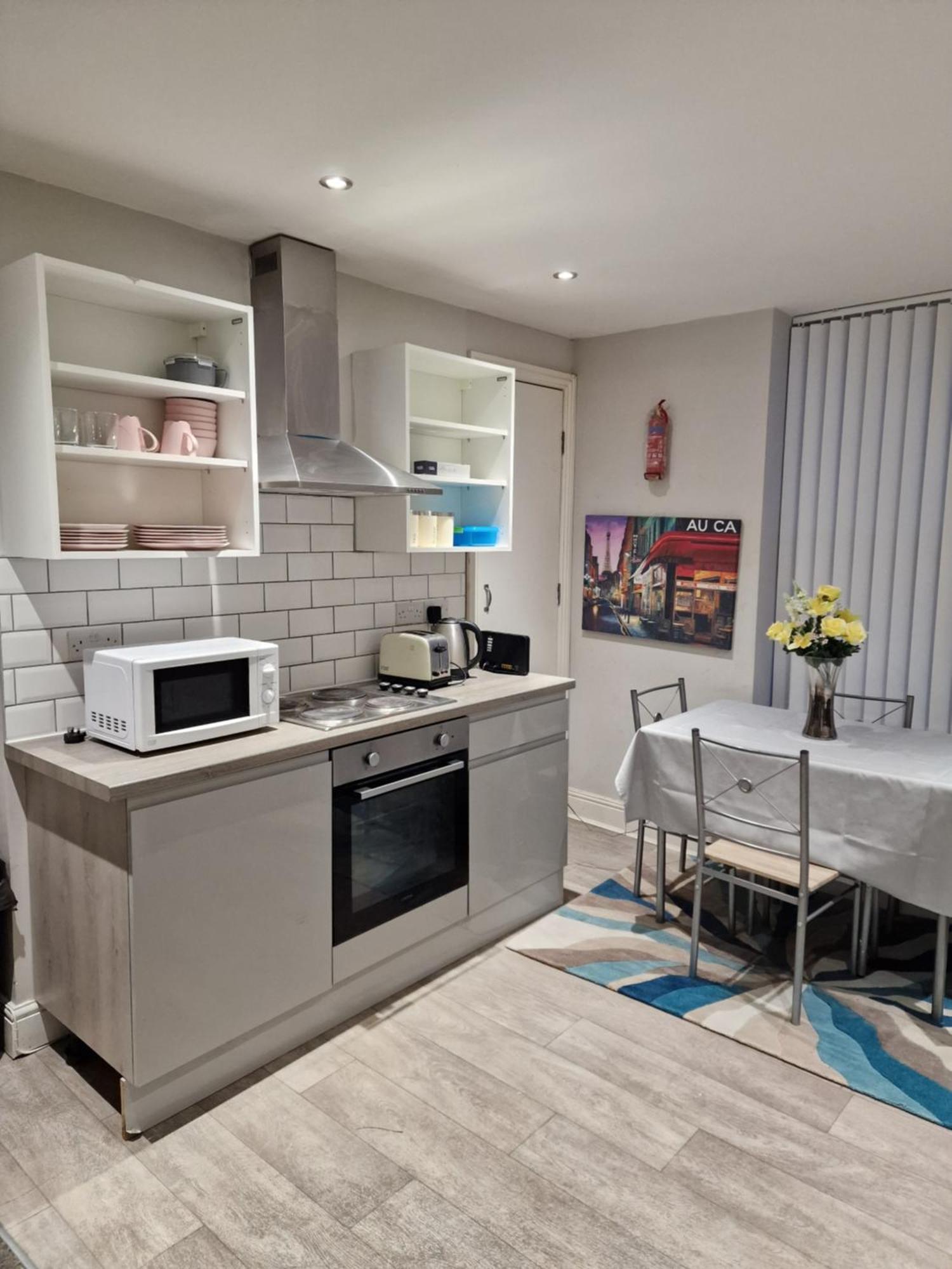 Spacious Double Bedroom Apartment Liverpool